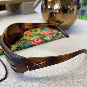 Men’s Maui Jim Wrap Polarized Sunglasses